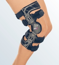 Регулируемый жесткий коленный ортез M.4s OA укороченный - вальгус правый