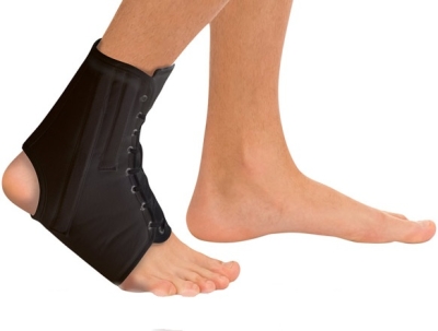 Бандаж фиксирующий на голеностоп с ребрами жесткости (со шнуровкой)