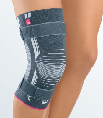 Бандаж коленный с силиконовым пателлярным кольцом и ремнями GENUMEDI PLUS - серый