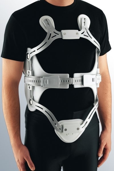 Корсет гиперэкстензионный 4-х точечный Medi 4C - с натяжителем ремня